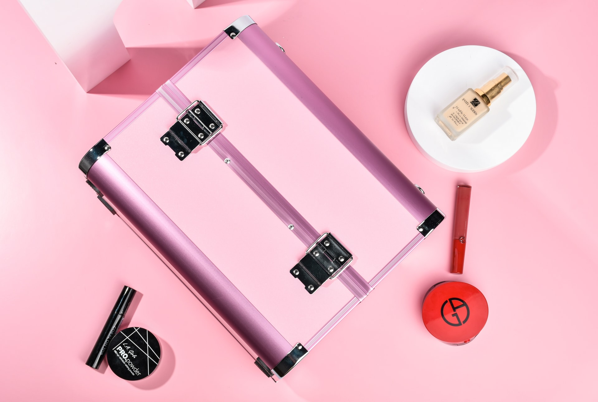 How to Start a Beauty Brand